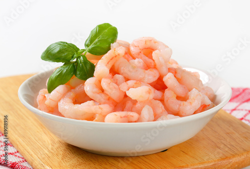 Peeled shrimps photo