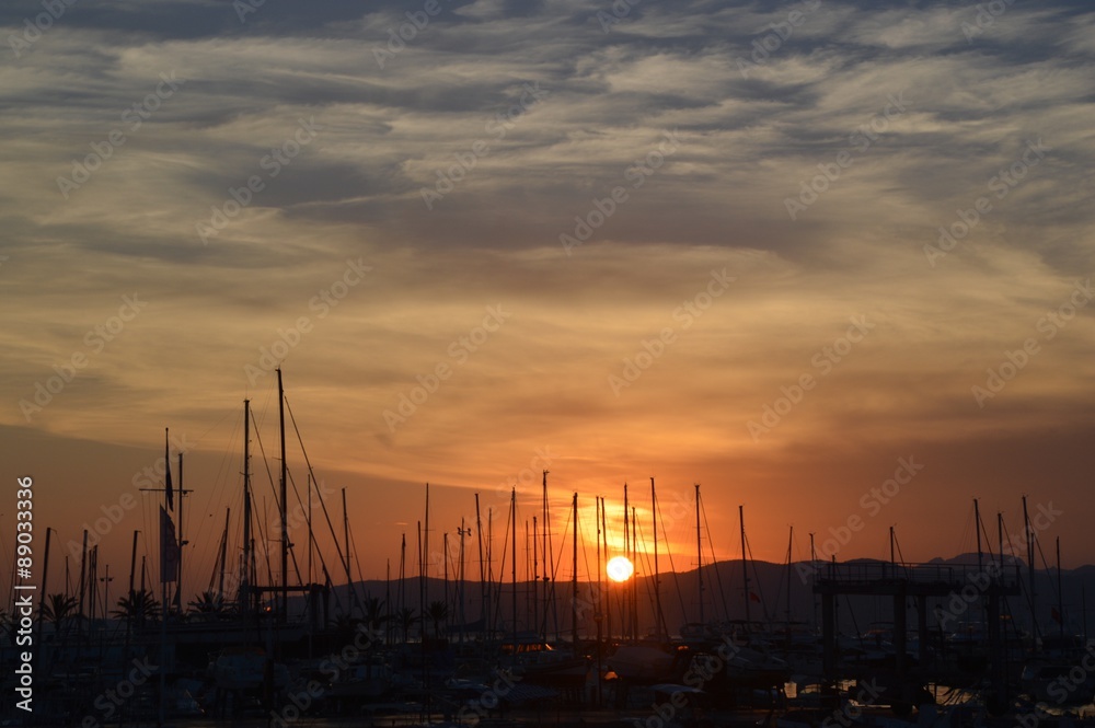 Naklejka premium Sonnenuntergang am Hafen 