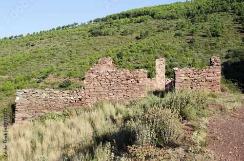 pajar en ruinas photo