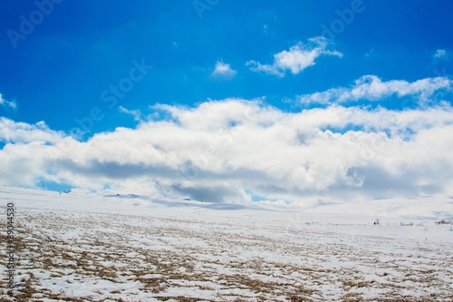 Fototapeta Naklejka Na Ścianę i Meble -  Облака над снежным плато