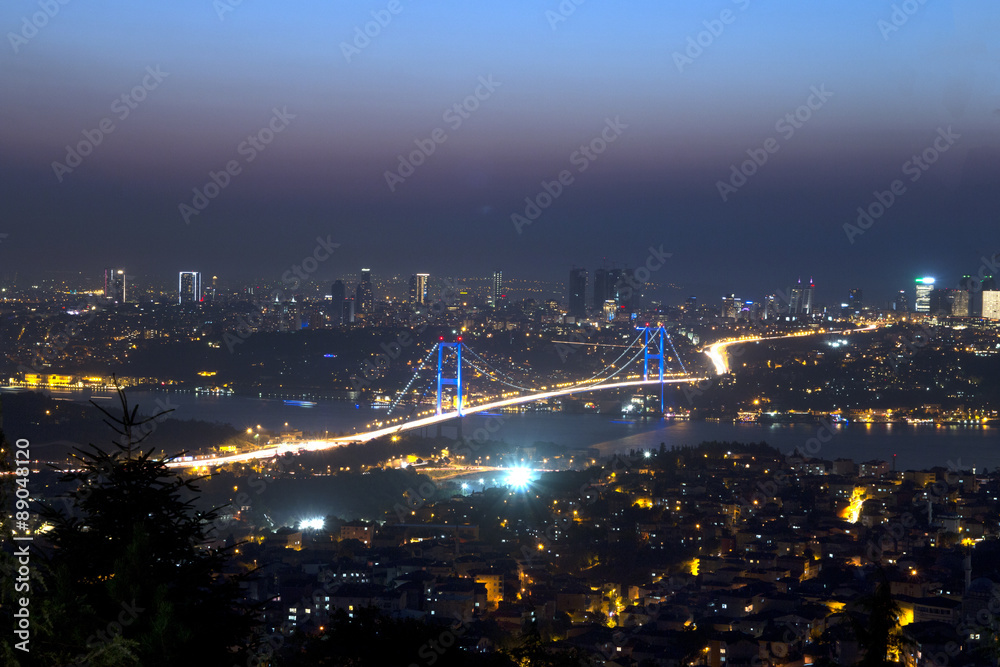 istanbul akşam manzarası ve Boğaz Köprüsü