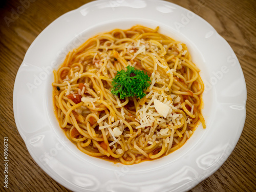 spaghetti tomato cream sauce