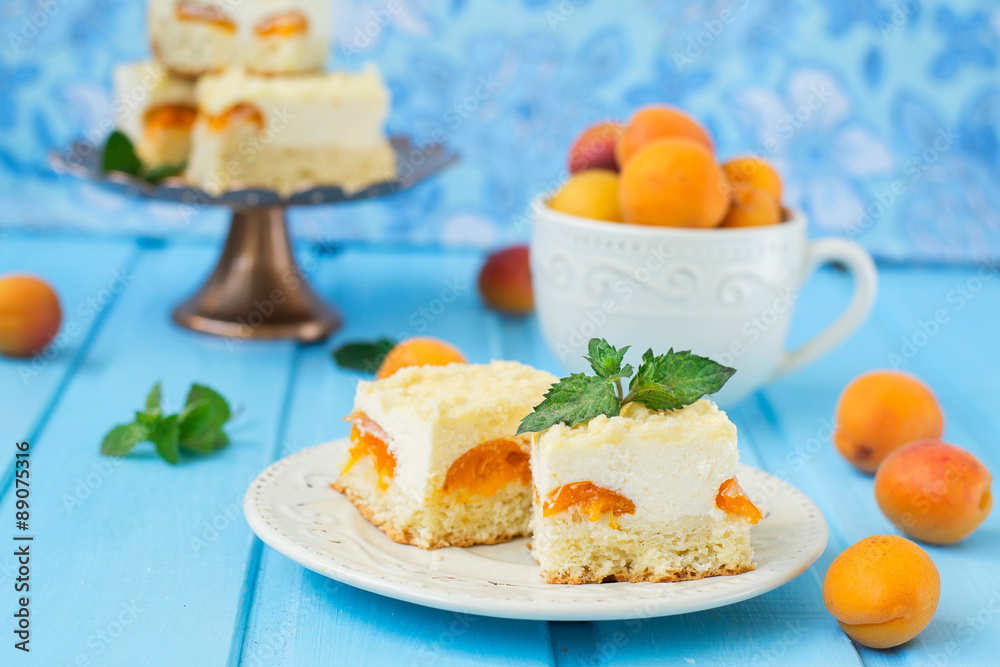Cake cheesecake with apricots, summer dessert Cake cheesecake with apricots, summer dessert