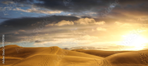 alba sul deserto photo