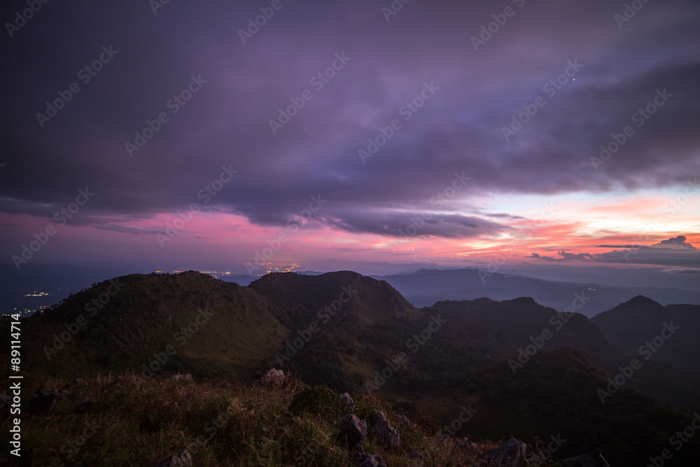Obraz premium Colorful Clouds at Dawn