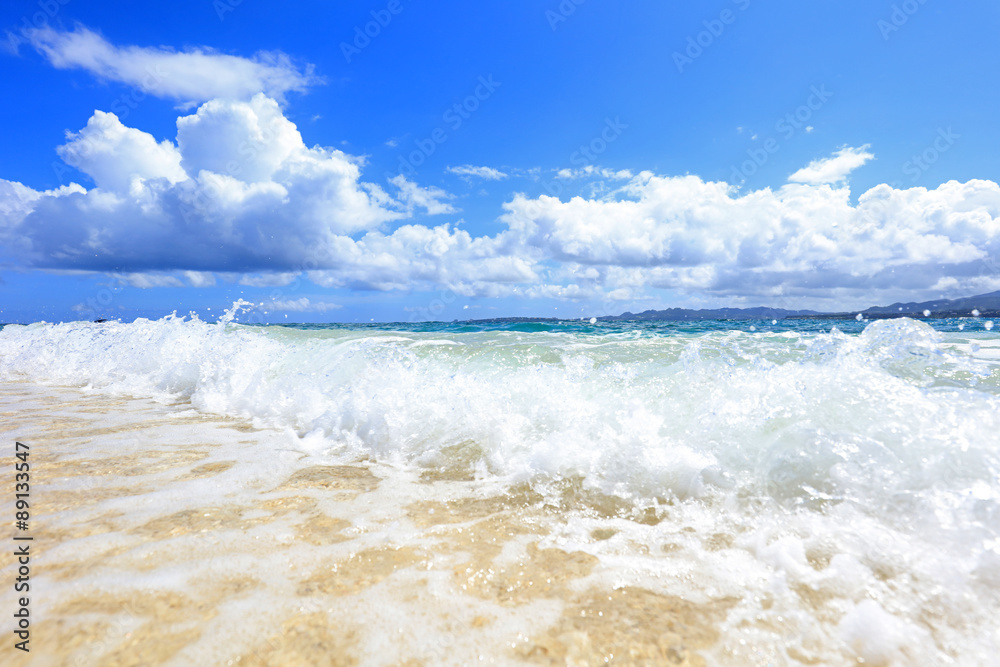 瀬底島の綺麗な珊瑚の海と夏空 Stock 写真 Adobe Stock