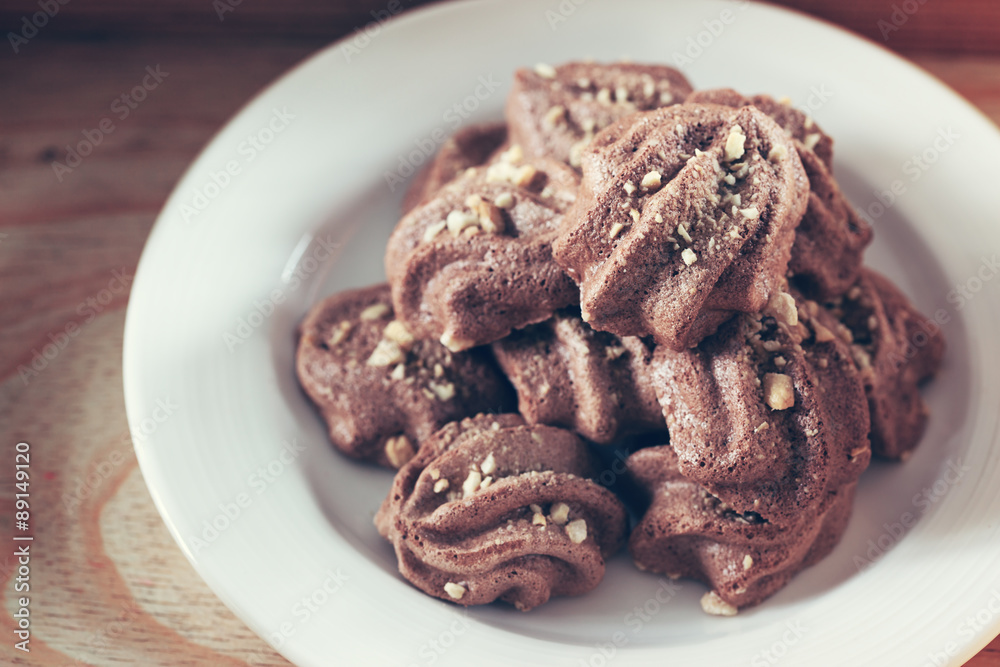 cocoa meringue cookie with peanut cocoa meringue cookie with peanut