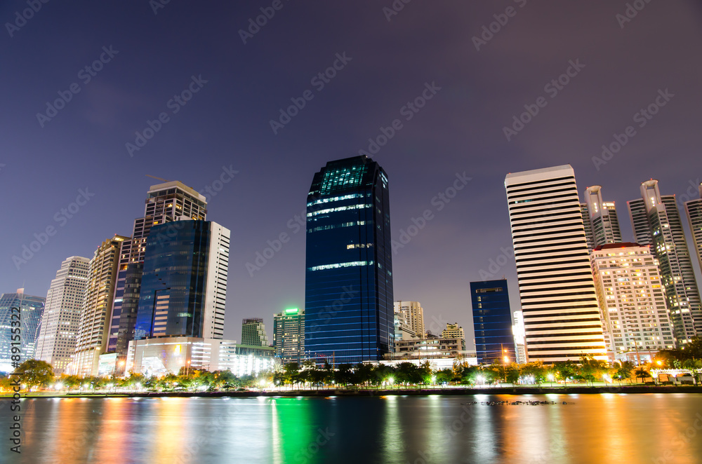 Obraz premium business area at night in Bangkok, Thailand