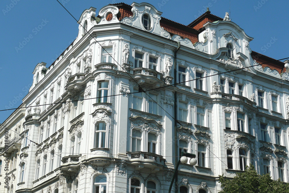 immeuble d'angle ouvragé à Prague