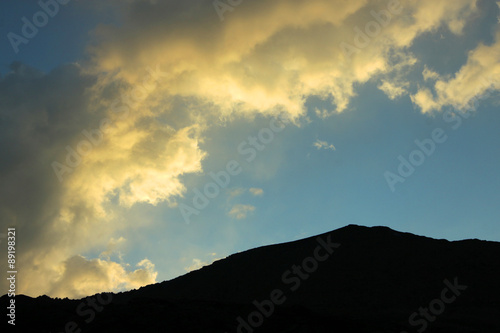 the sky in the mountains