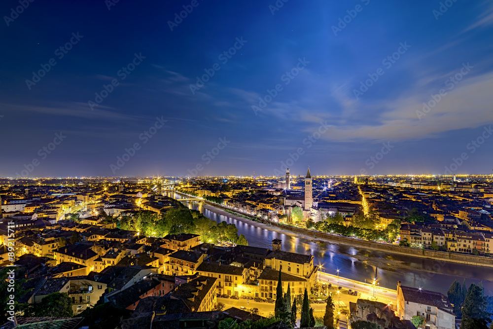 Fototapeta premium Verona panoramic view at dusk