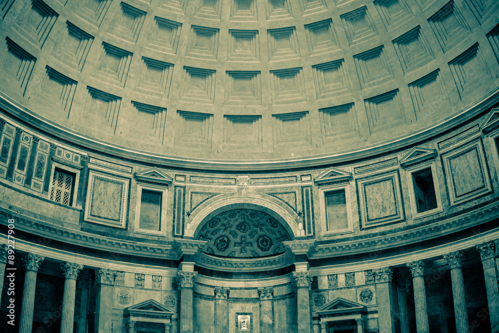 Obraz premium Inside the Pantheon in Rome