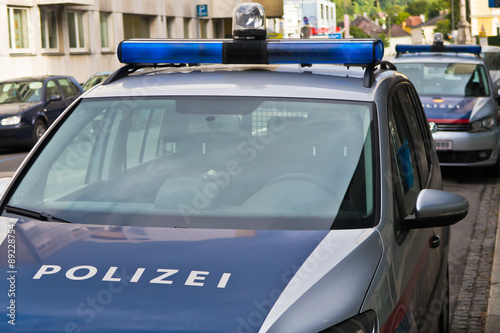 Wallpaper Mural Polizeiauto in Österreich - Polizeiwagen Torontodigital.ca