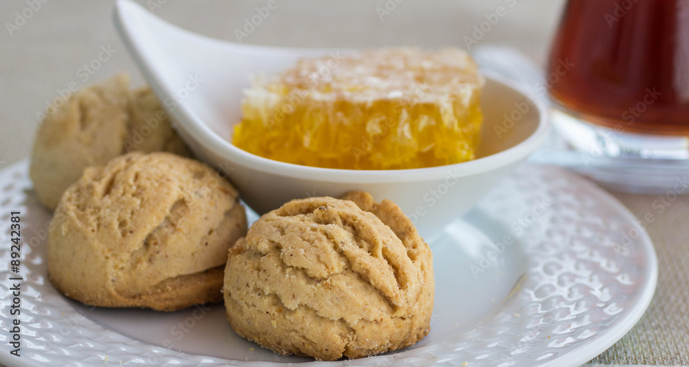 Traditional round shortbread biscuits with honey Traditional round shortbread biscuits with honey