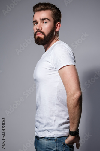 Cuadro en lienzo Stylish man with a beard