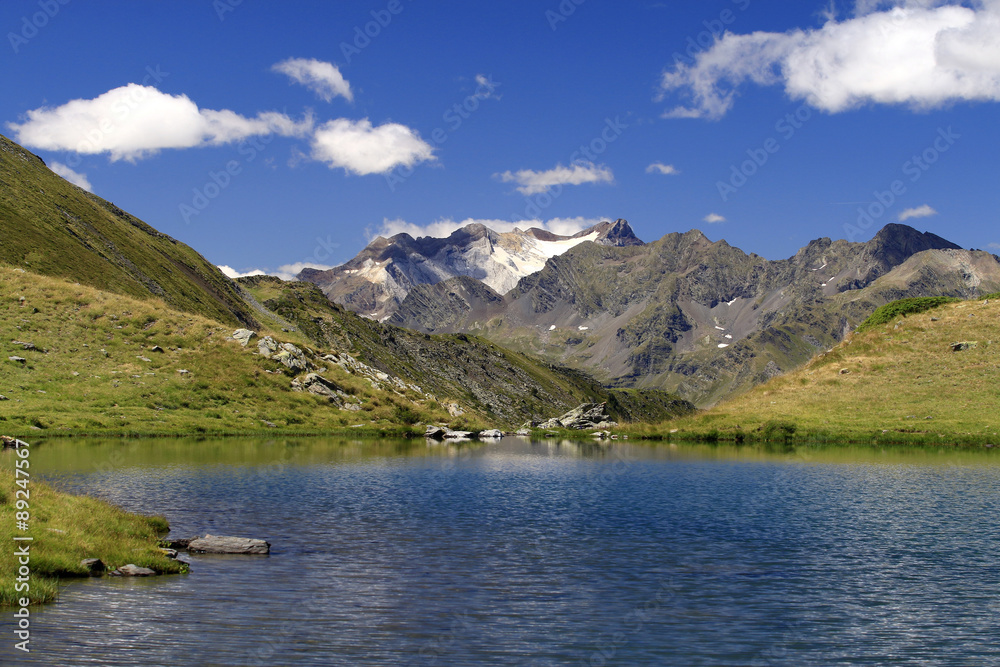 Lac de Bassia à Gèdre Hautes-Pyrénées