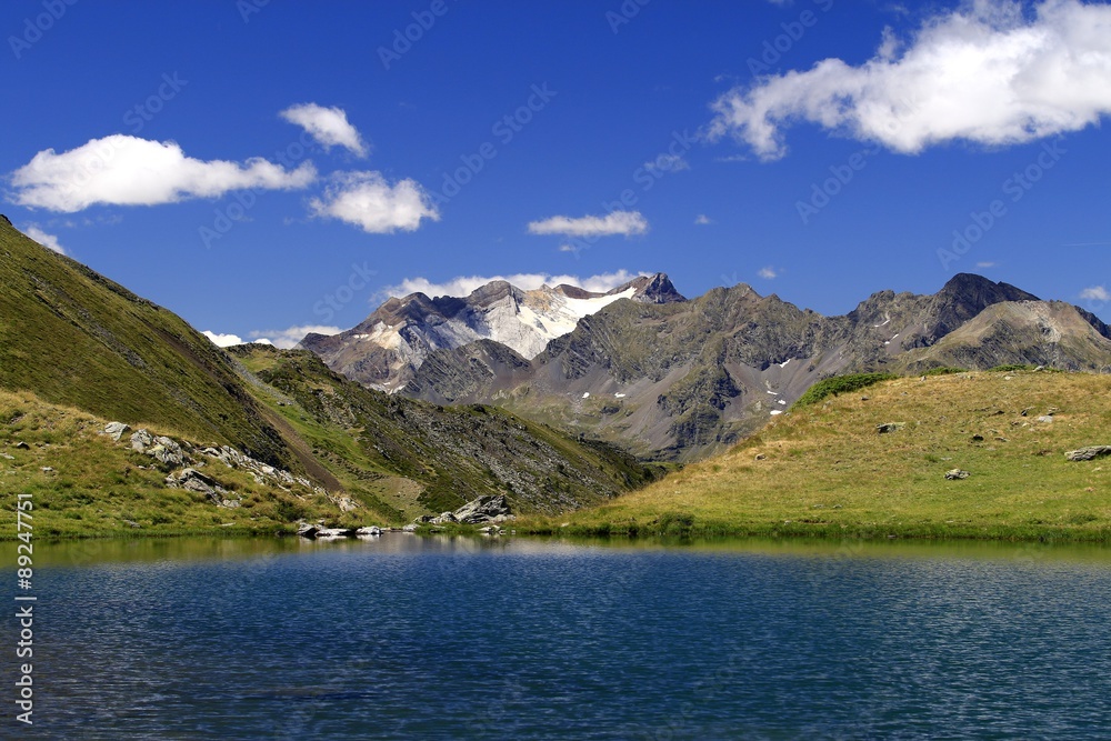 Lac de Bassia à Gèdre Hautes-Pyrénées