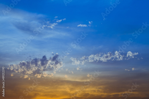 Sonnenuntergang dramatische Farben
