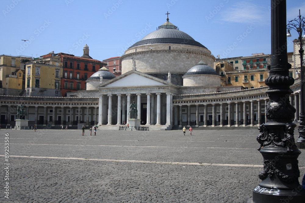 Piazza del Plediscito verso la Basilica di San Francesco di Paola