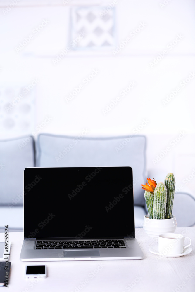 Obraz premium Modern workplace with laptop, close up