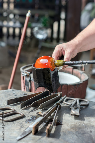 Canvastavla Demonstration of handmade glass production
