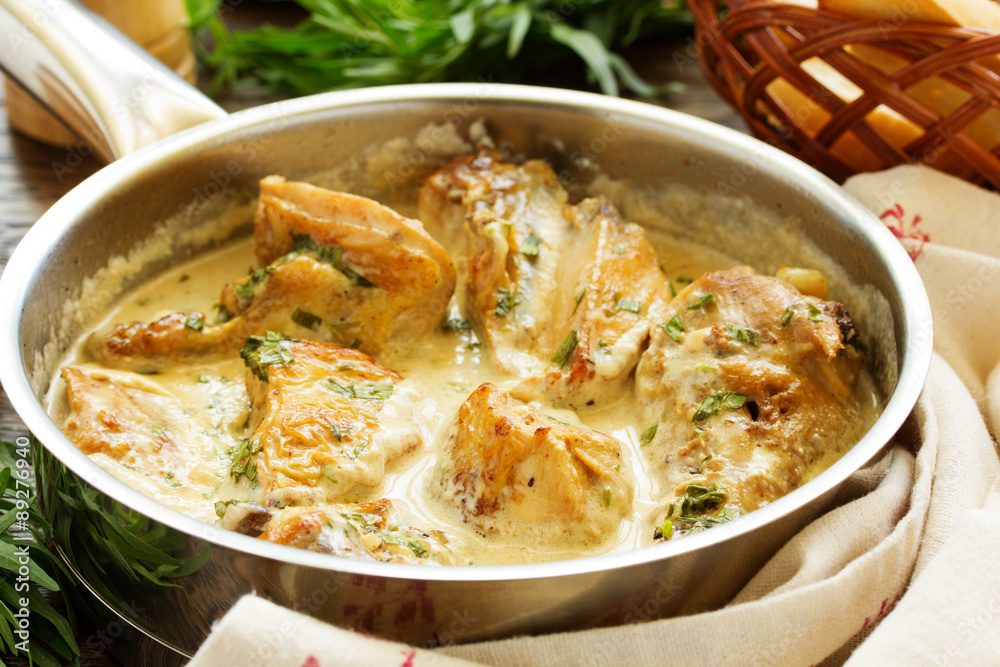Delicious sauteed chicken with tarragon. Delicious sauteed chicken with tarragon.