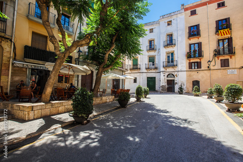 Fototapeta Naklejka Na Ścianę i Meble -  Tarragona street in the midday. 1th august  2013