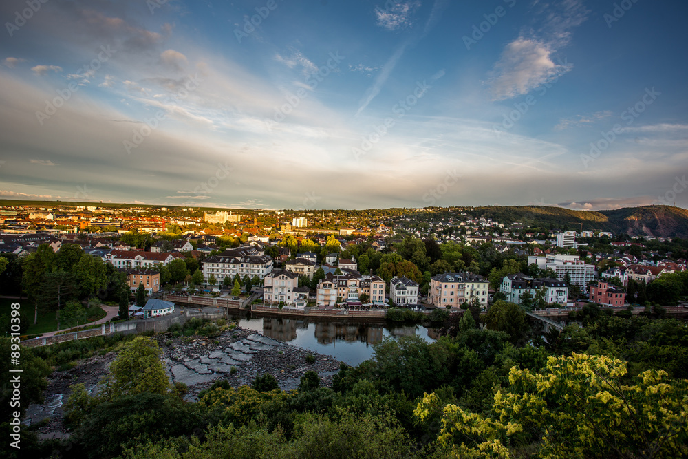 Panorama von Bad Kreuznach an einem Sommerabend