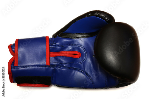 Boxing glove on a white background © GMisman