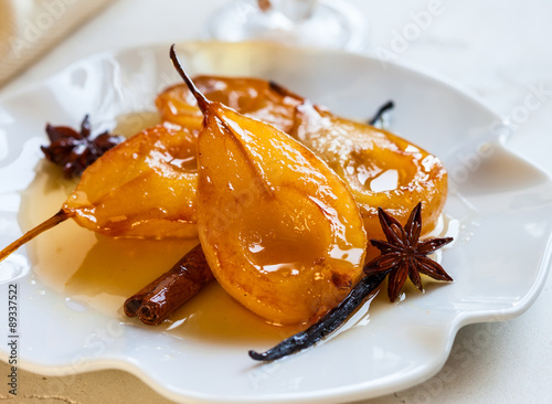 Poached pears with spices