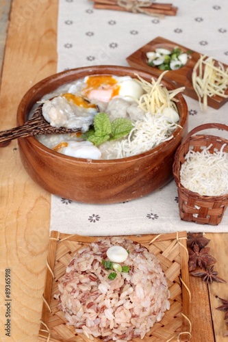 Brown rice porridge put pork and brown rice with soft-boiled egg