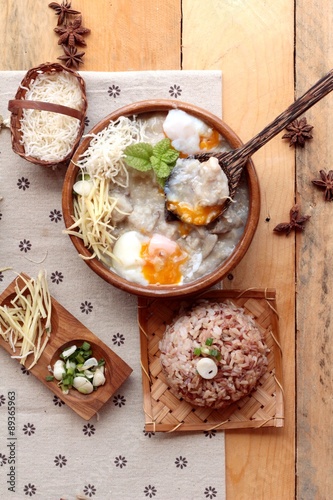 Brown rice porridge put pork and brown rice with soft-boiled egg