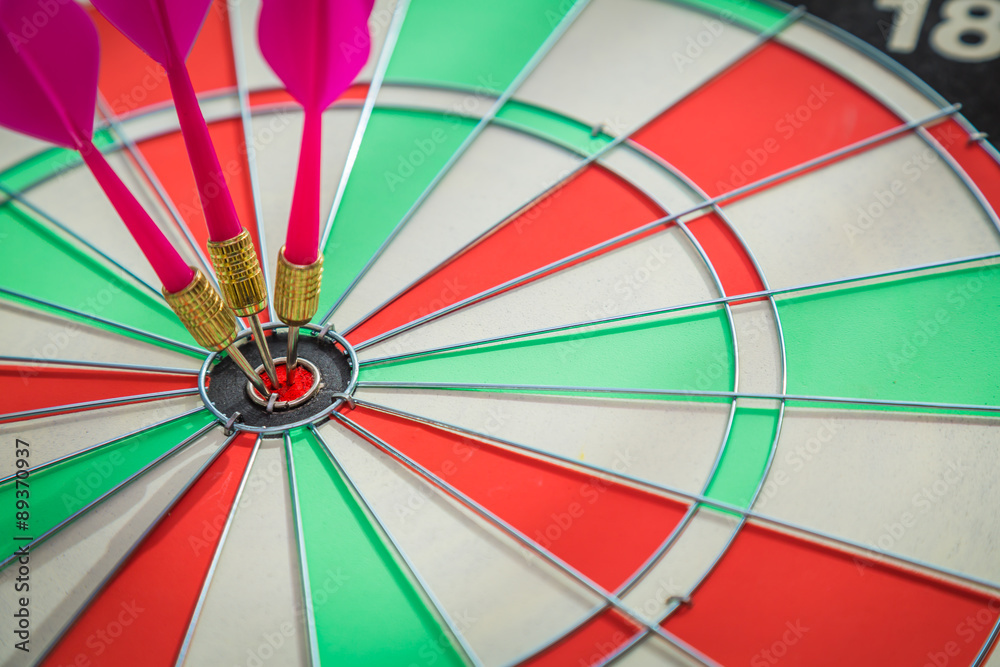 Obraz premium Dartboard with dart
