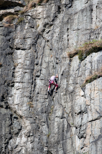 Free climber su parete © PHOTOERICK