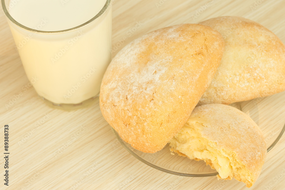 Fototapeta premium sweet cakes and milk