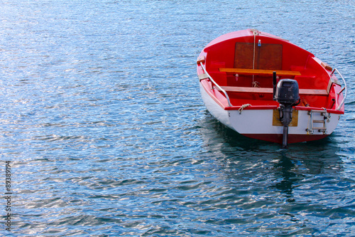 Piccola barca da pesca nel porticciolo di Briatico photo