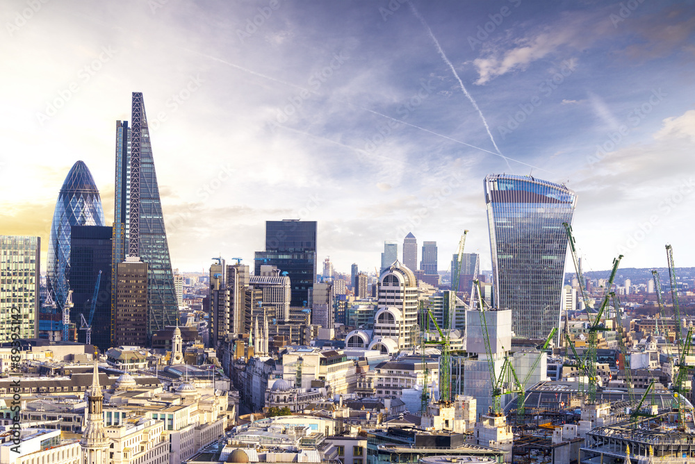 London sunset, view on business modern district - obrazy, fototapety, plakaty 