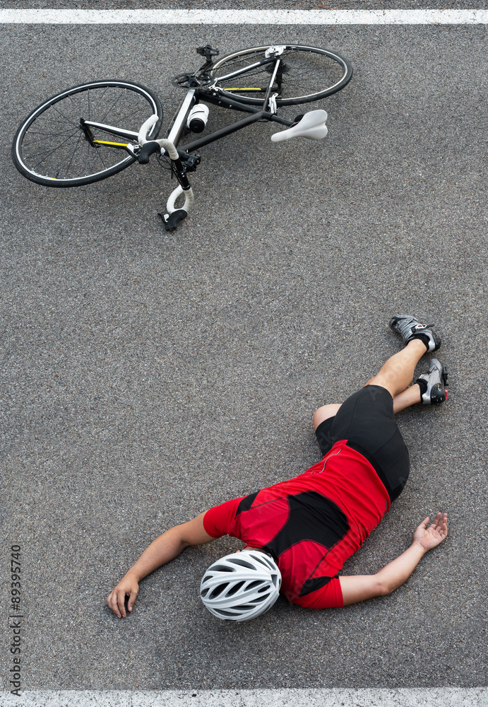 Fototapeta premium Cycle accident in the road
