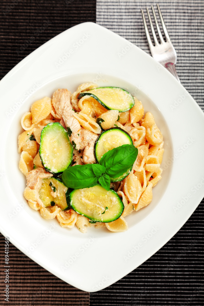 Pasta shell with zucchini