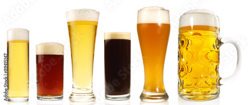 Deutsche Biersorten - Bier Gläser mit Schaum 