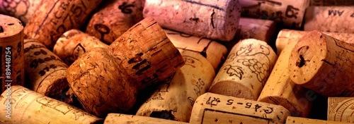 Wine corks (full-frame)