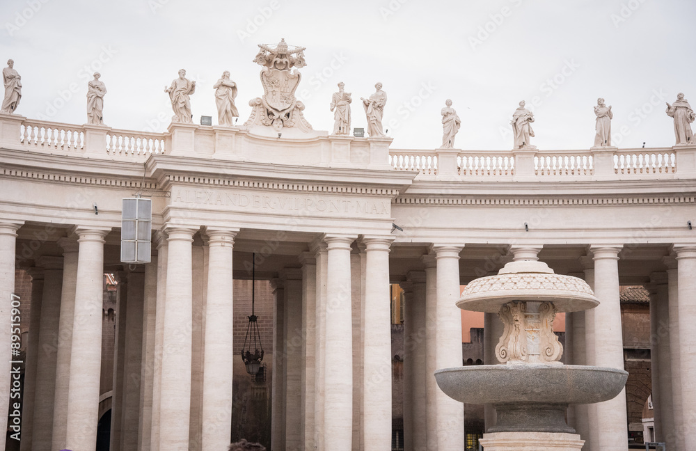 Naklejka premium 雨のサン・ピエトロ広場 St Peter's Basilica