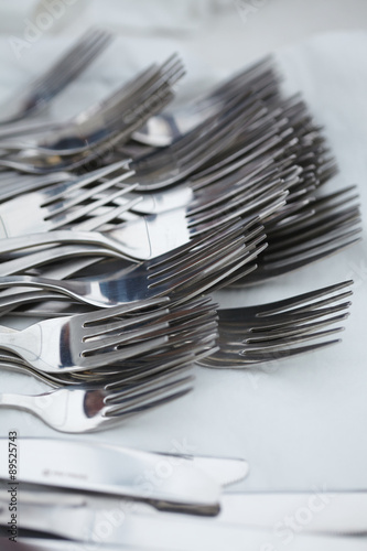 set of forks