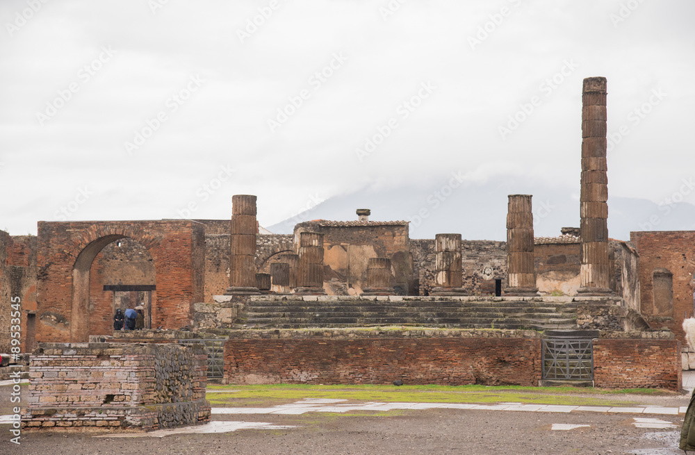 Pompeii on a rainy day 雨の日のポンペイ遺跡