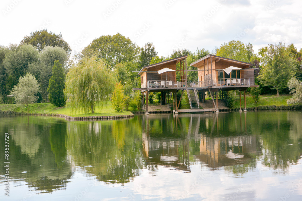 Obraz premium cité lacustre de chanaz