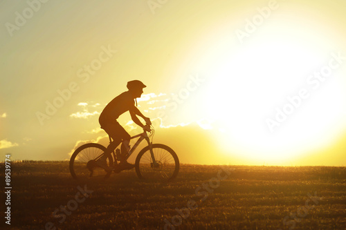 profile silhouette sport man riding cross country mountain bike © Wordley Calvo Stock