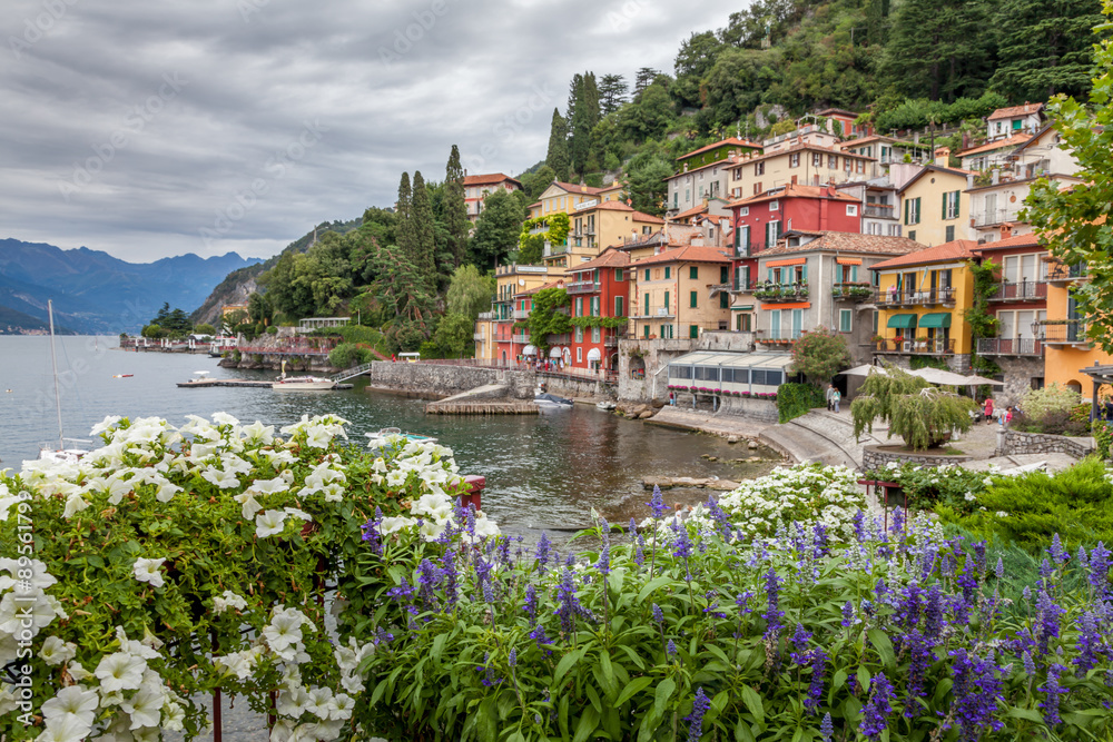 Obraz premium Varenna on Como's lake - Italy