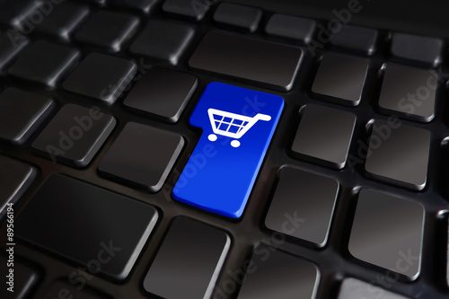 PC Tastatur mit farbiger Enter Taste und Online Shopping / Online Shop Symbol