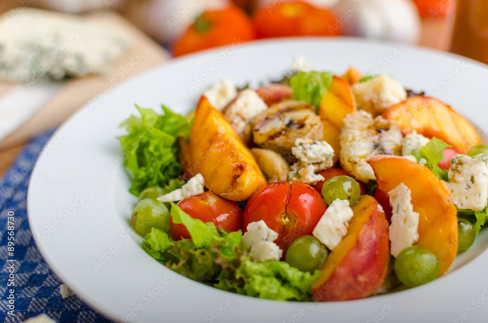 Grilled fruit with blue cheese and salad Grilled fruit with blue cheese and salad