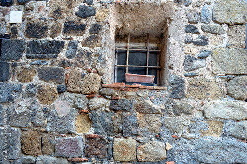 Italienische Hauswand mit Fenster